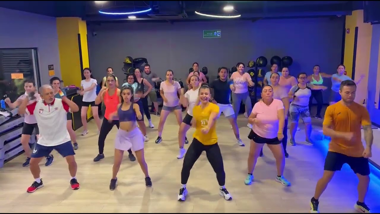 La Sonora Dinamita- A Mover La Colita Remix Dj San Akil- Coreografía Clase Grupal