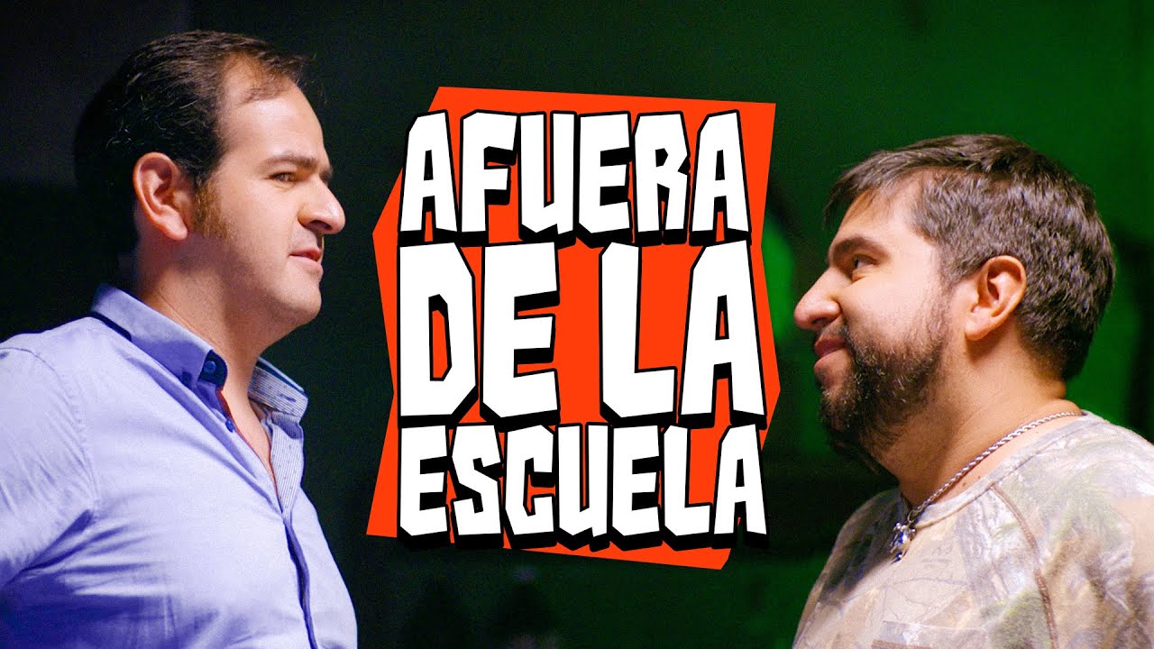 Afuera de la escuela.