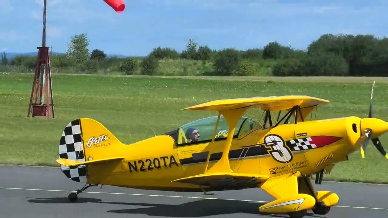 4x Pitts S-2B Acro-Team Meschede Formation & Aerobatics display Siegerland airport airshow 2025!
