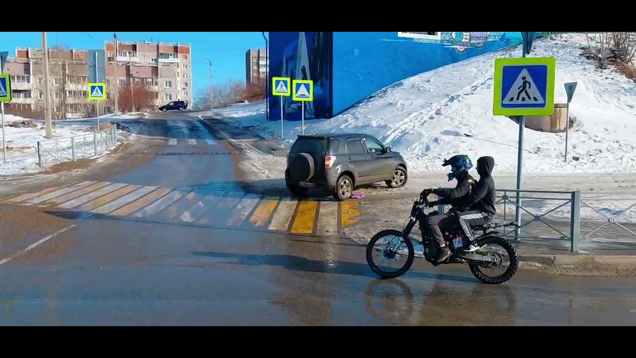 Виды и спуск с м/р. Университетский в м/р Первомайский г. Иркутск.