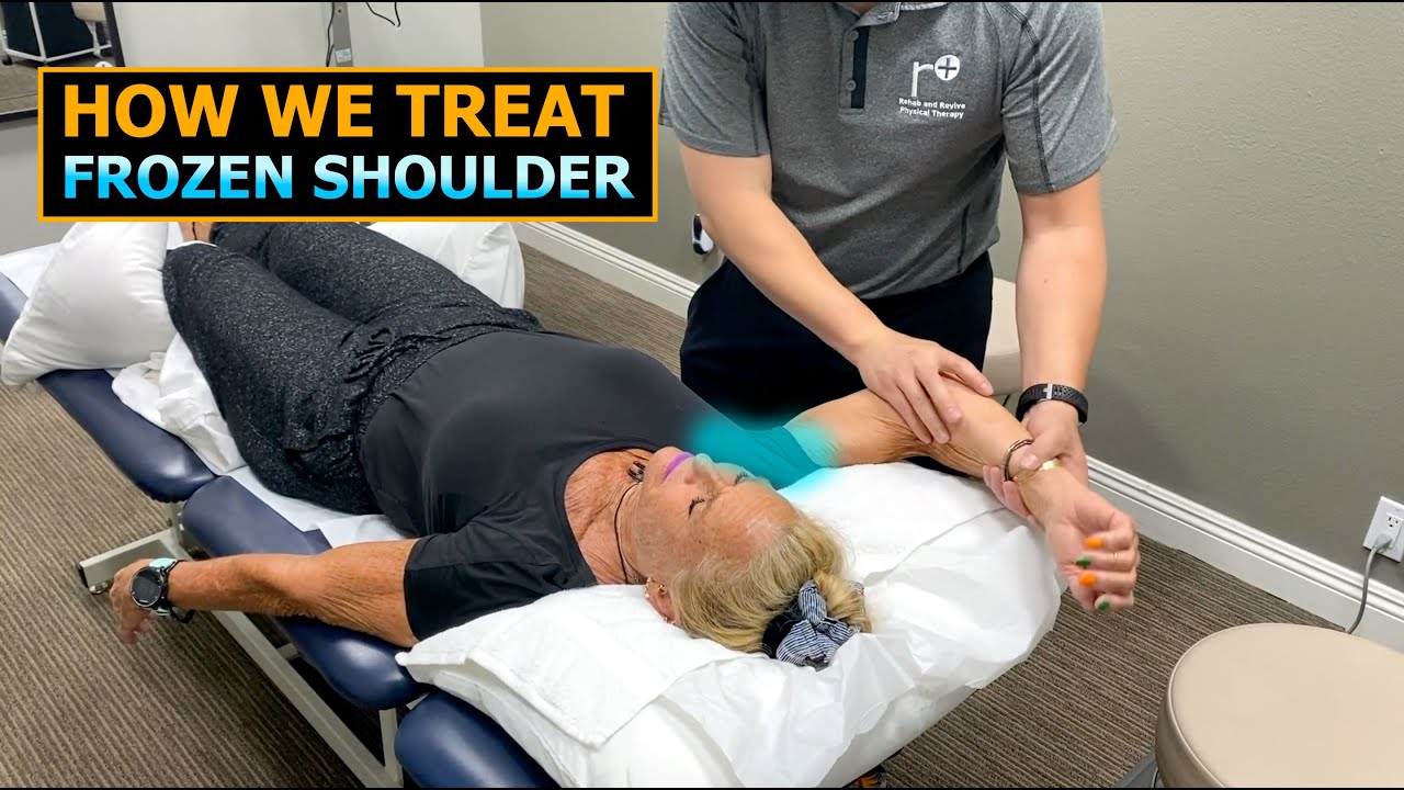How We Treat Frozen Shoulder/Adhesive Capsulitis | Physical Therapist | Hands-On Techniques