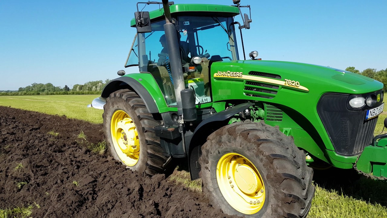 John deere 7820 plowing nice tractor sound 2017