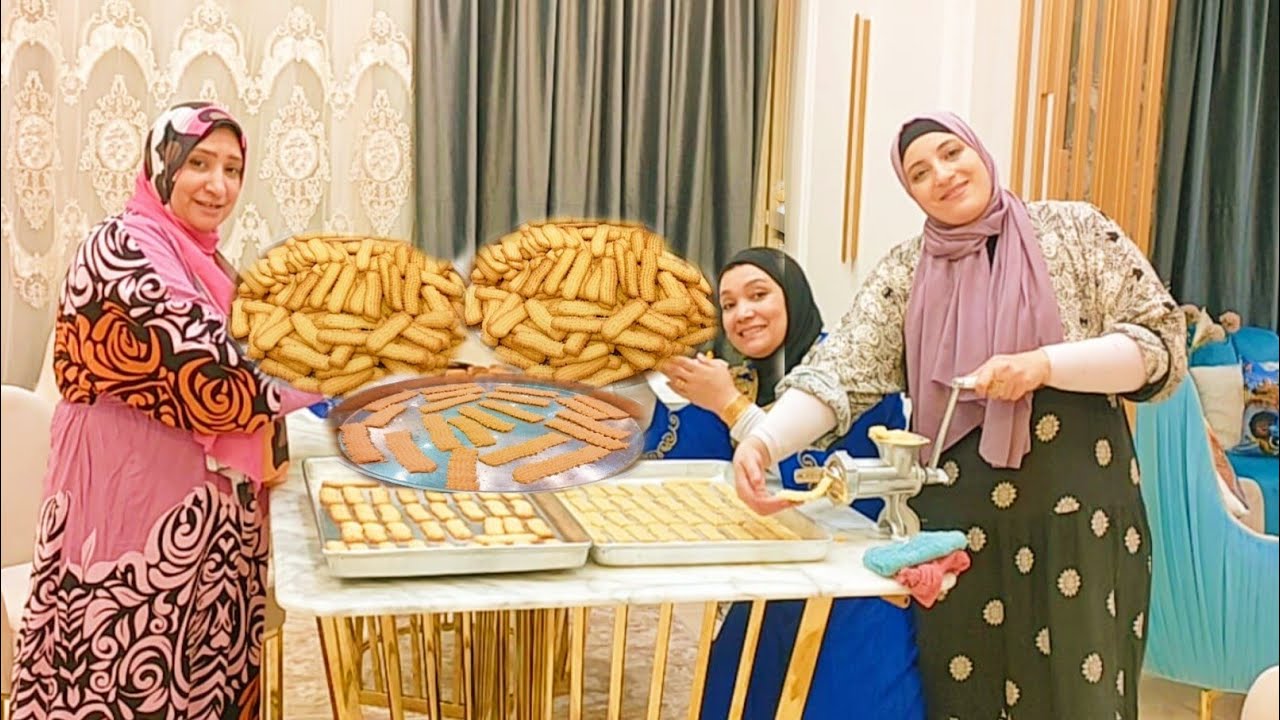 سمر عملت لينا احلى مفجاءه النهارده  وجبنا العيدوربنا مايقطع لينا عاده