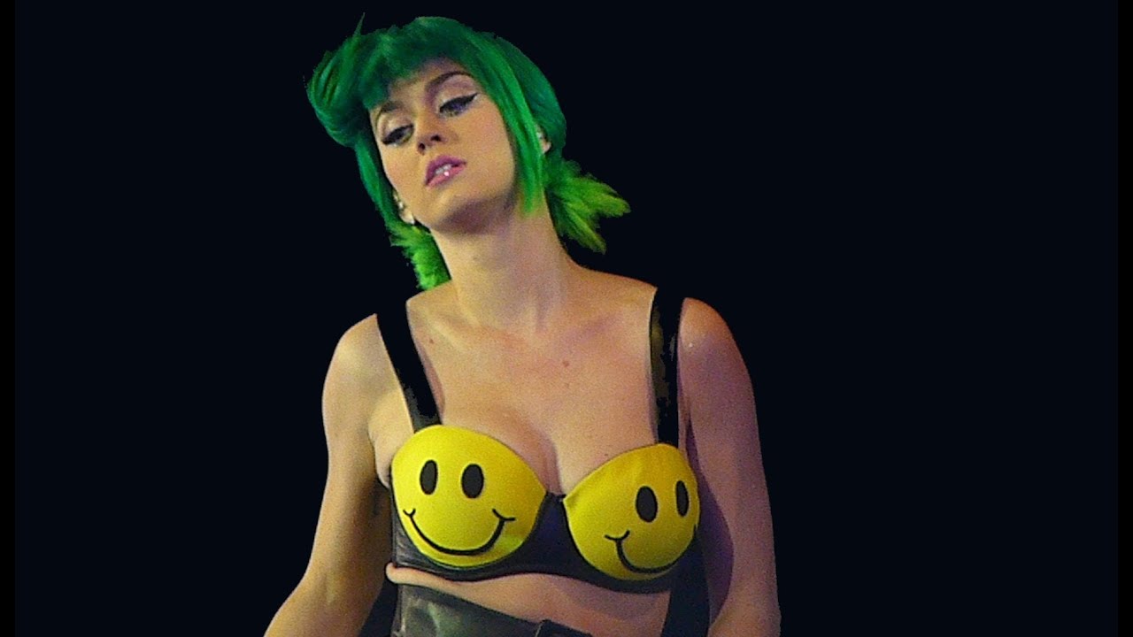 Katy Perry - Walking on air - Live MANCHESTER 2014