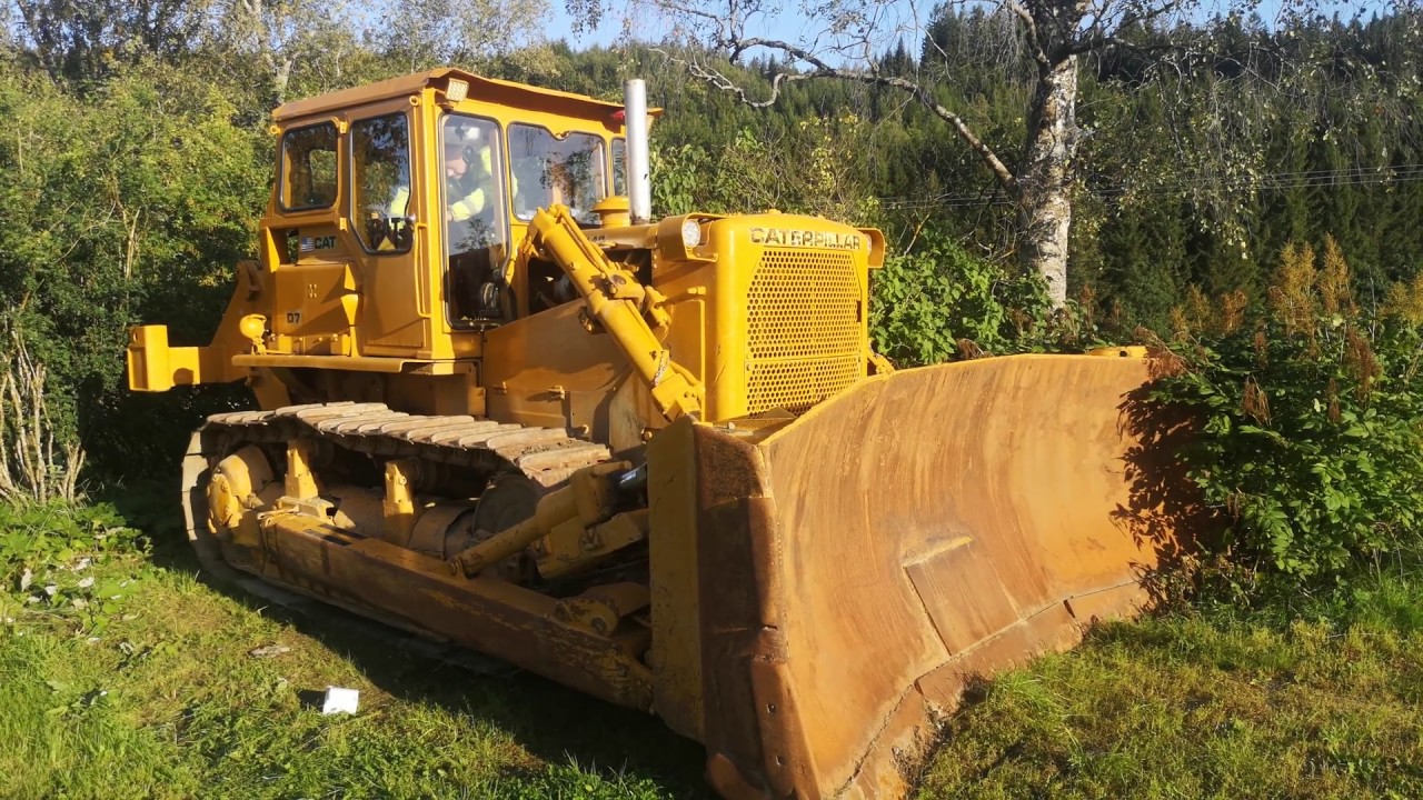 Caterpillar D7 dozer start, getting ready for work.