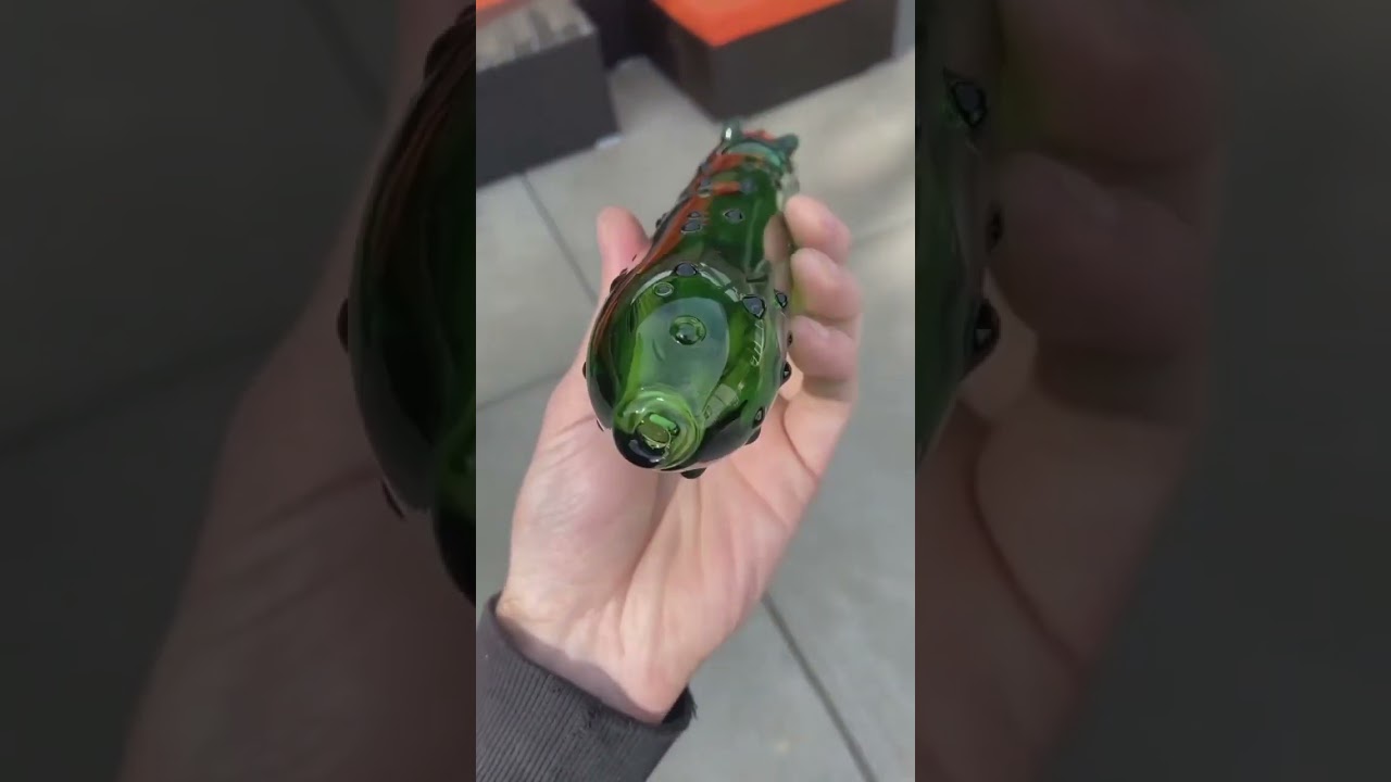 Pickle Rick 🥒 Glass pipe