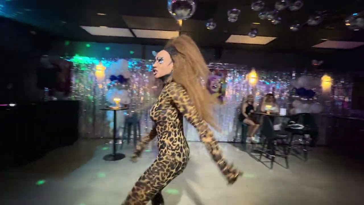 Miss Amy Graves “Welcome To The Jungle” I don’t own the rights to the music. 