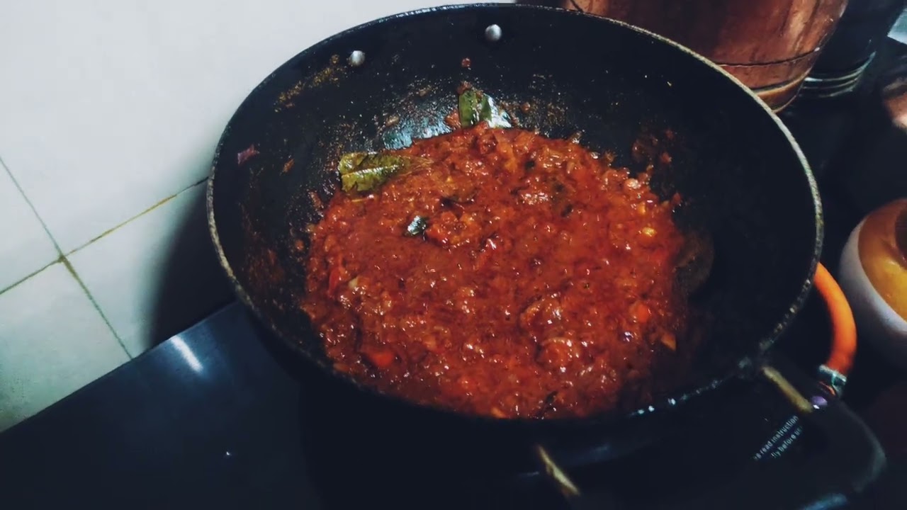 Easy Chicken Curry | Home style Chicken Gravy Recipe | Marathi Chicken Recipe | How to Make Chicken