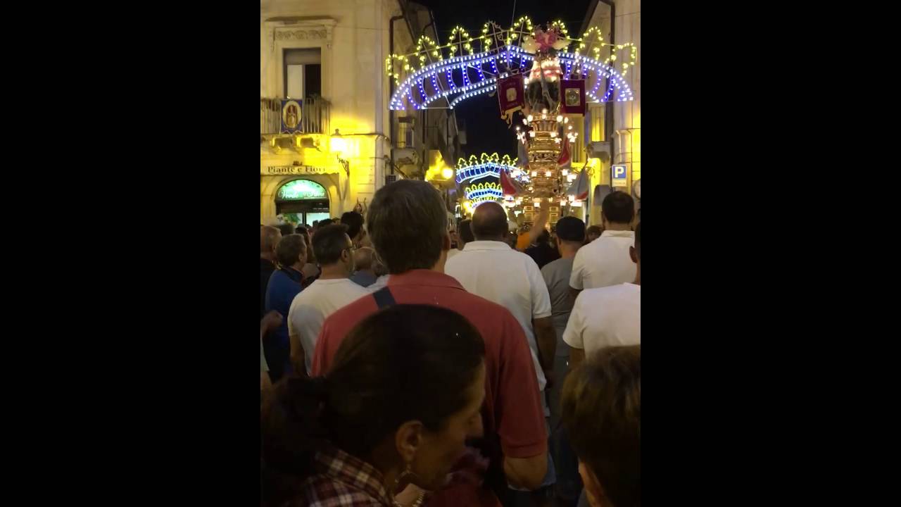 Cereo Vigneri ingresso in piazza 5/08/2016