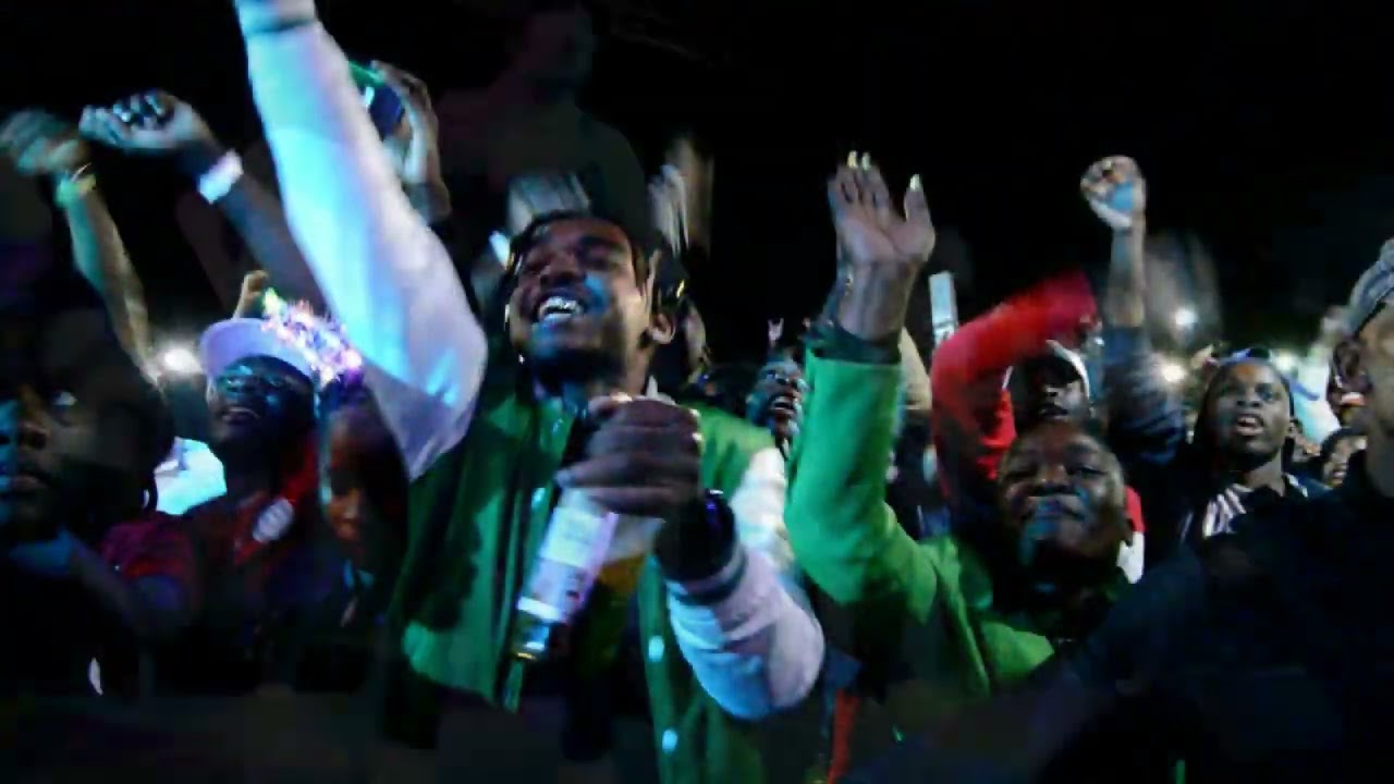 @Mr.Bow performance thembisa /vídeo by: Bruno Tony