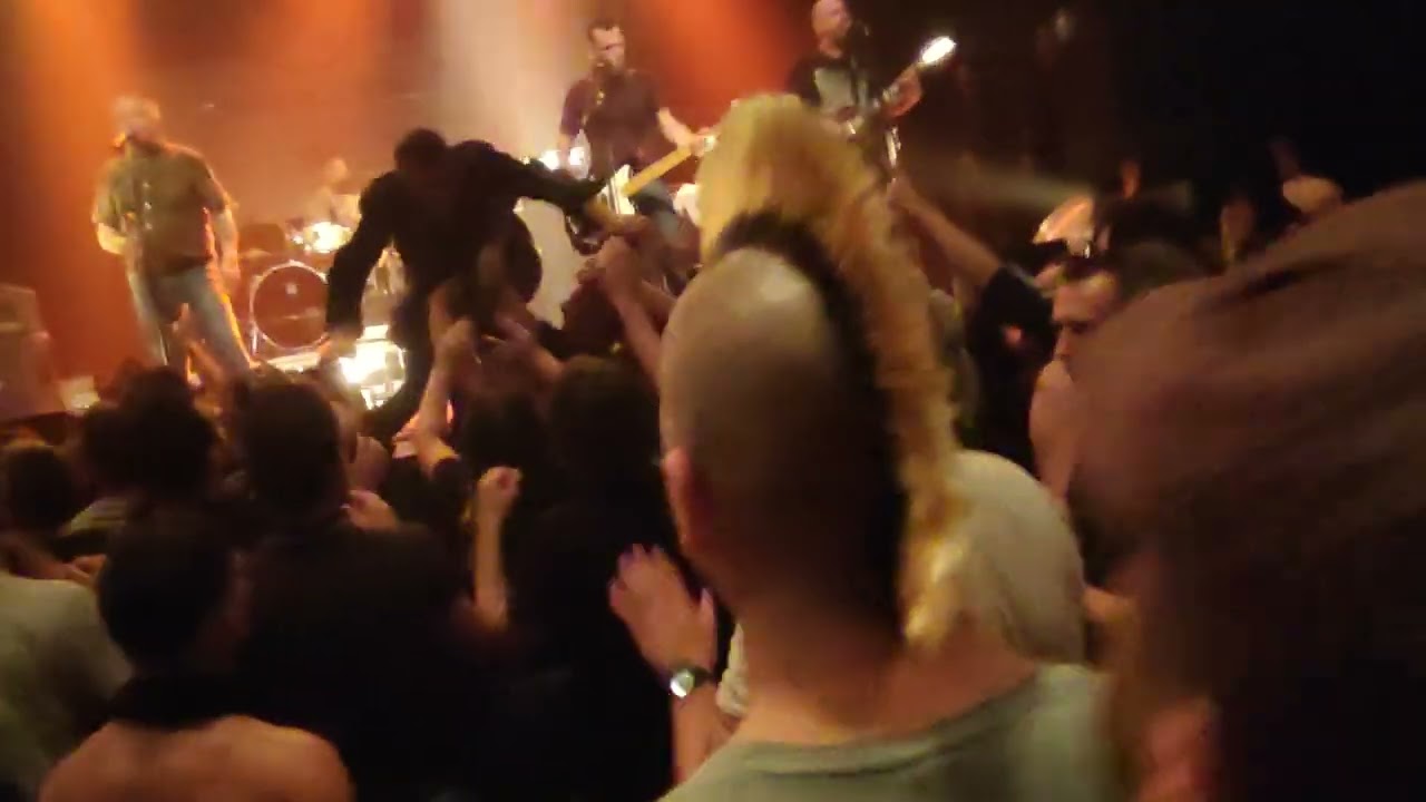 Komintern Sect  - Que restera - t - il de toi - Élysées Montmartre  Paris 04/06/22 🤘☠️