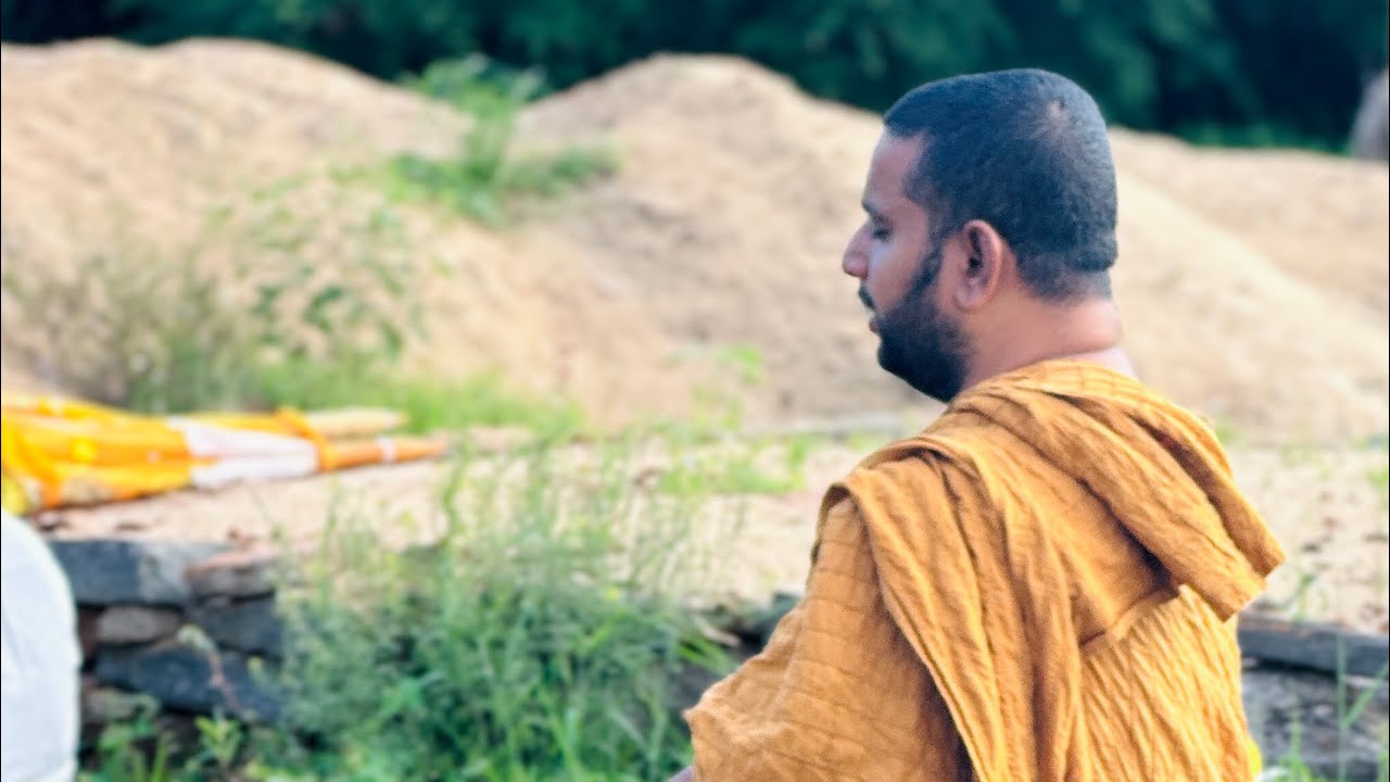 නමාමි බුද්ධං ගුණසාගරංතං