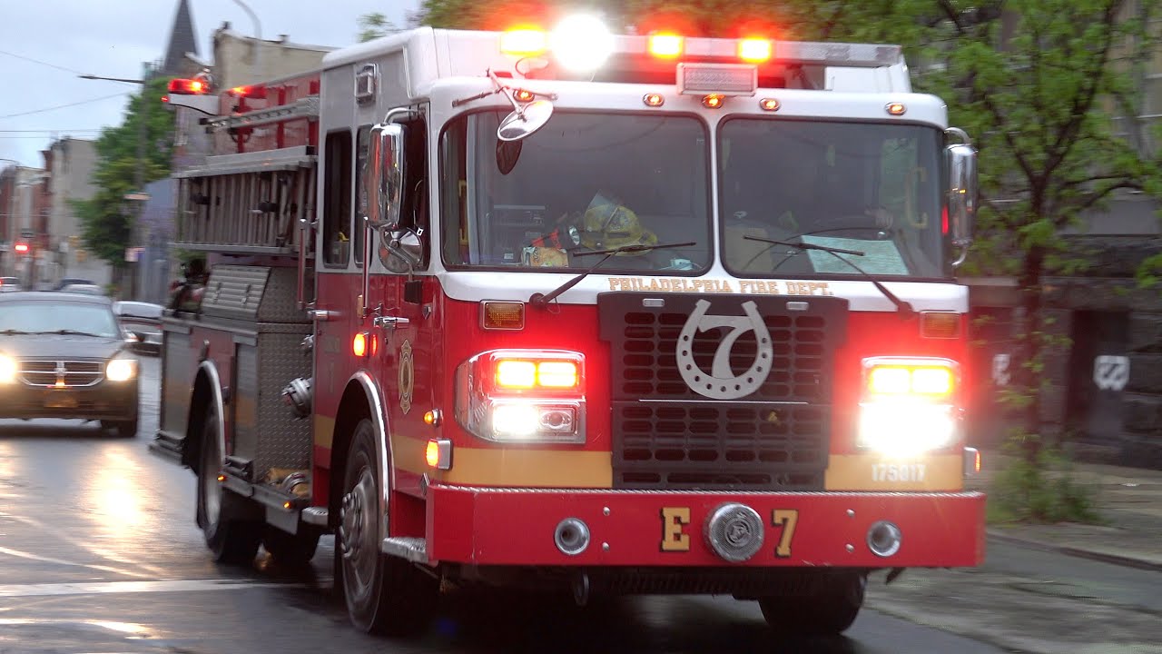 Philadelphia Fire Department Engine 7 Responding