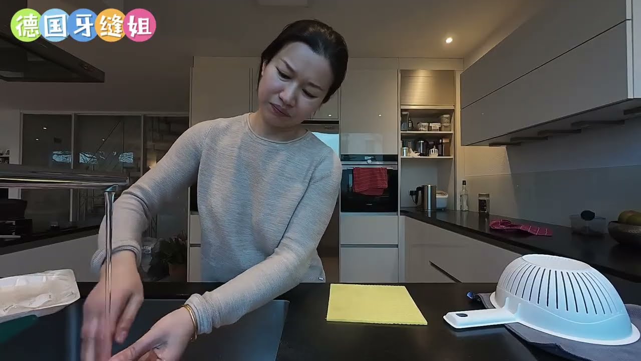 听德国老公说他租的民宿遇到的奇葩房东，今晚自己动手做了笋干烧肉和野韭菜鸡蛋#记录生活 #德国租房#奇葩房东#笋干肉#野韭菜#