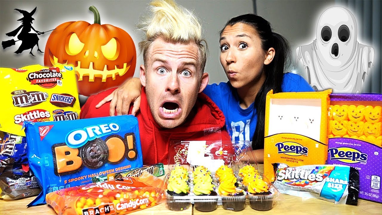 AMERICAN HALLOWEEN CANDY MUKBANG! (SKITTLES, OREOS, & MORE)
