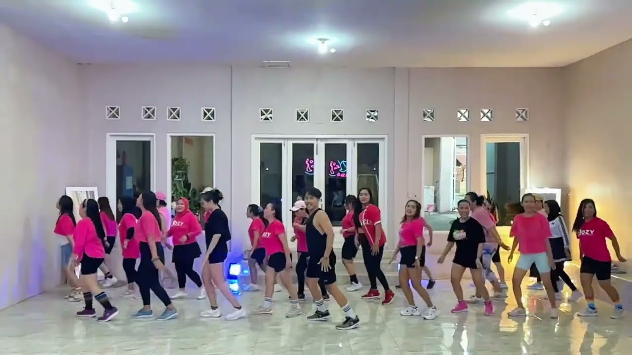 Zumba with zin rode dan cozy sport #zumba #zumbabanyuwangi
