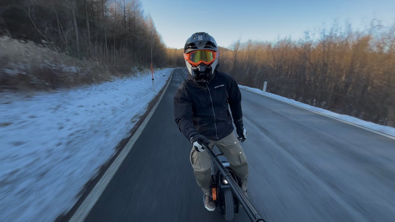 Suburban holiday commute on ONE WHEEL MOPED *raw footage*