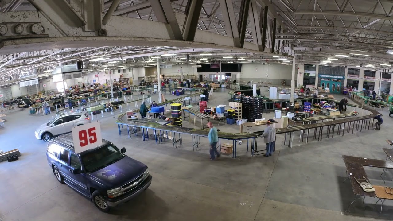 Northeast Large Scale Train Show - NHGRS Setup Timelaspe