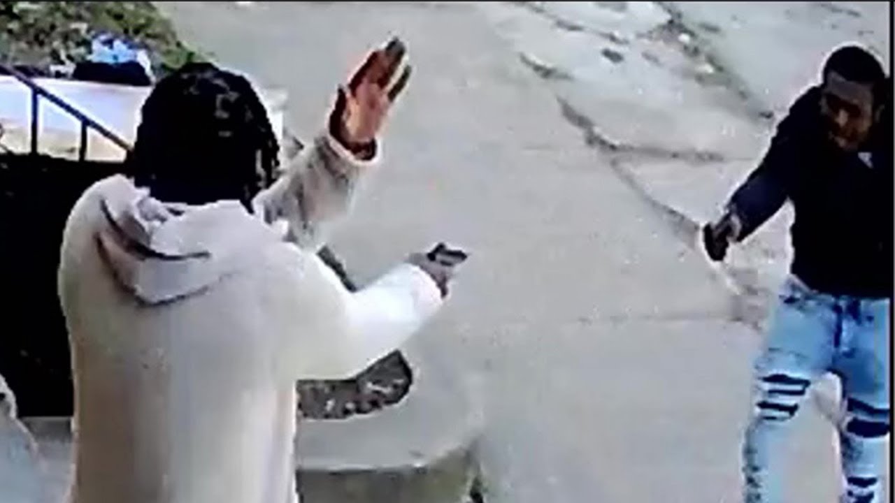 Suspect arrested in broad daylight shootout on Philadelphia street