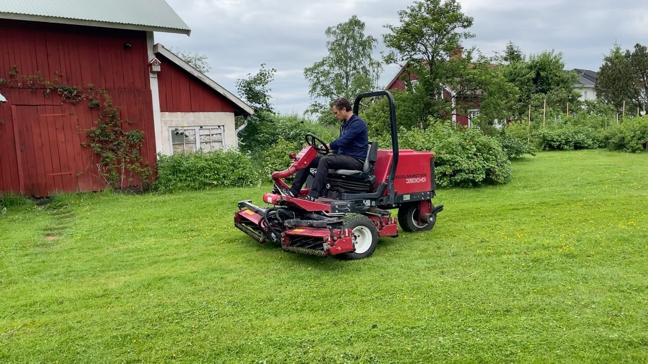 Köp Gräsklippare Toro Reelmaster 3100-D på Klaravik