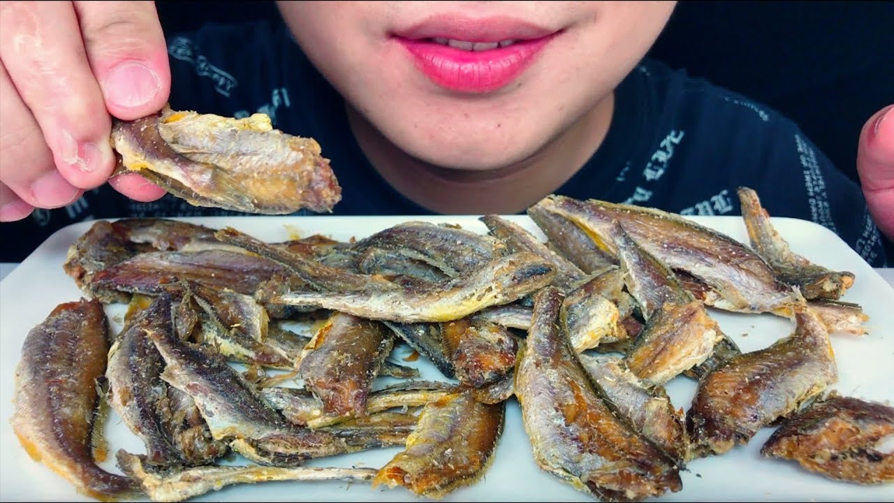 吃薇娅推荐的香酥小黄鱼，听脆脆的声音！