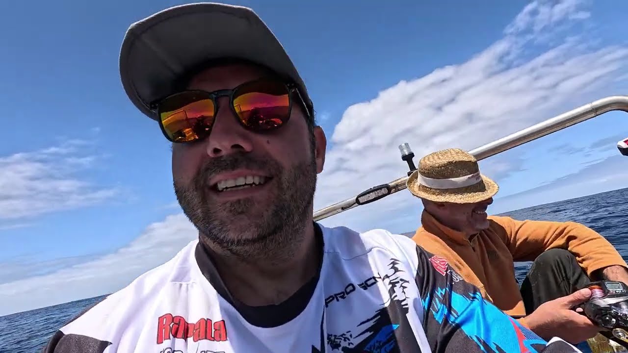 Pesca variada , e com introdução inédita dos nossos cetáceos.