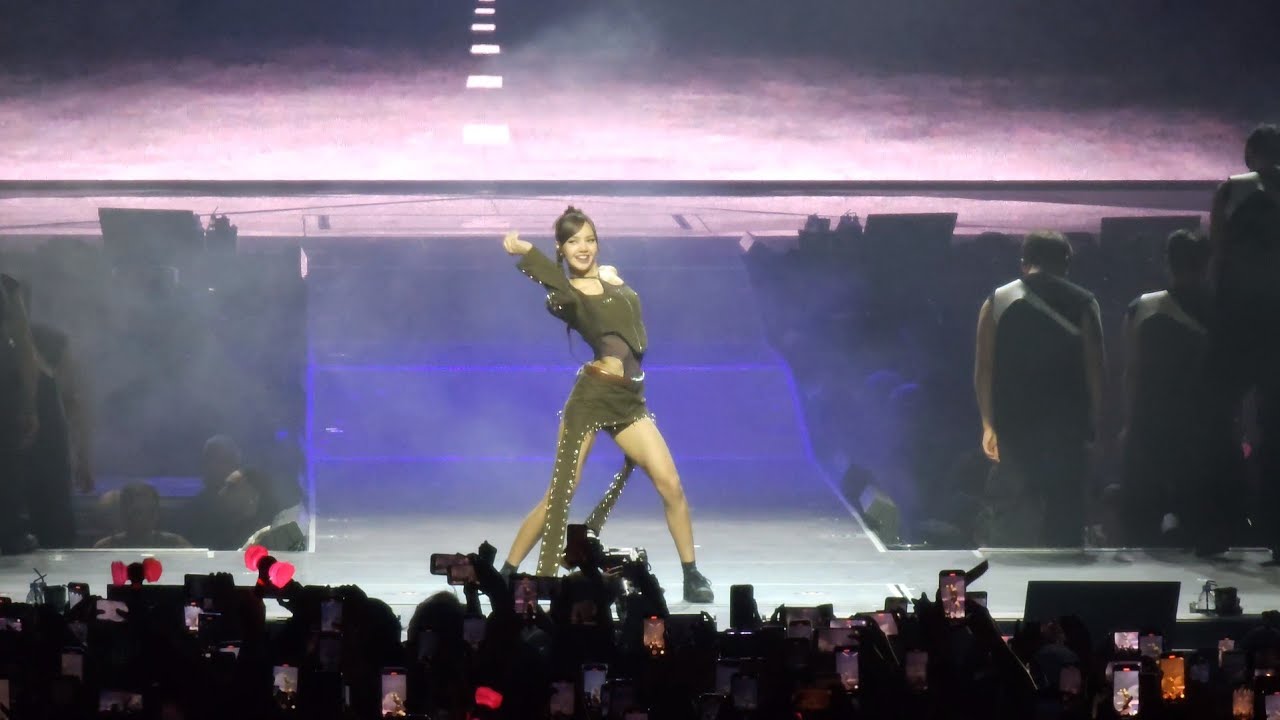 Blackpink Born Pink D1 Sydney 4K - Lisa - Solo - Money