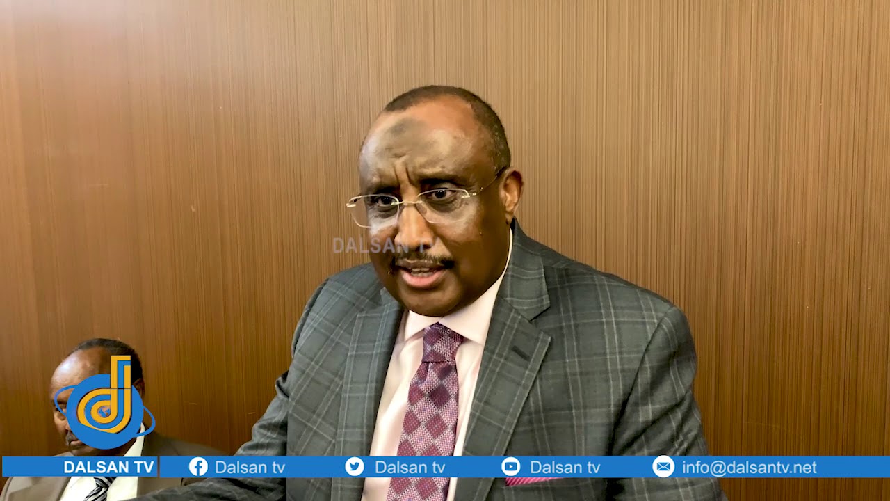 Gaas “Xasan Sheekh Waan la yaabanaa 2012 markii uu i lahaa ii tanaasul “