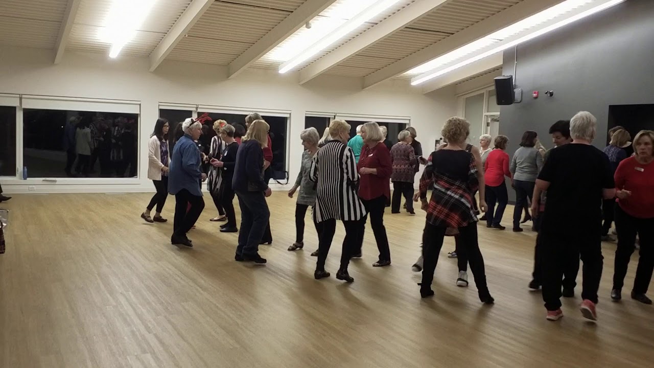 A Spinning Little Christmas ( Circle Contra Fun Line Dance) Choreographed by Marie McLeod