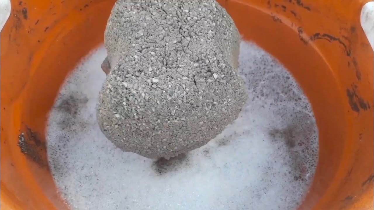 Charment black Grainy bowls crumbling in foamy water Amsr video ❤️😴💦💦