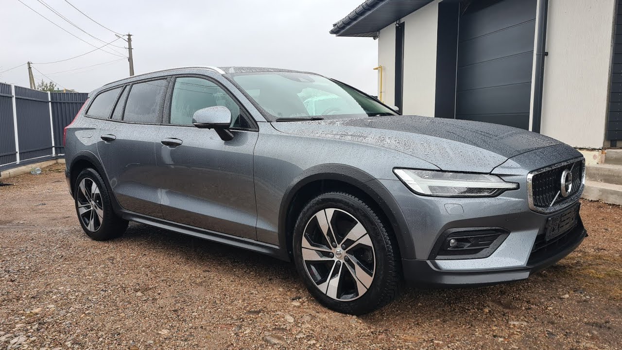 Volvo V60 Cross Country 2019. Камеры 360⁰, максимальные фары, кожа, фаркоп, webasto и т.д.