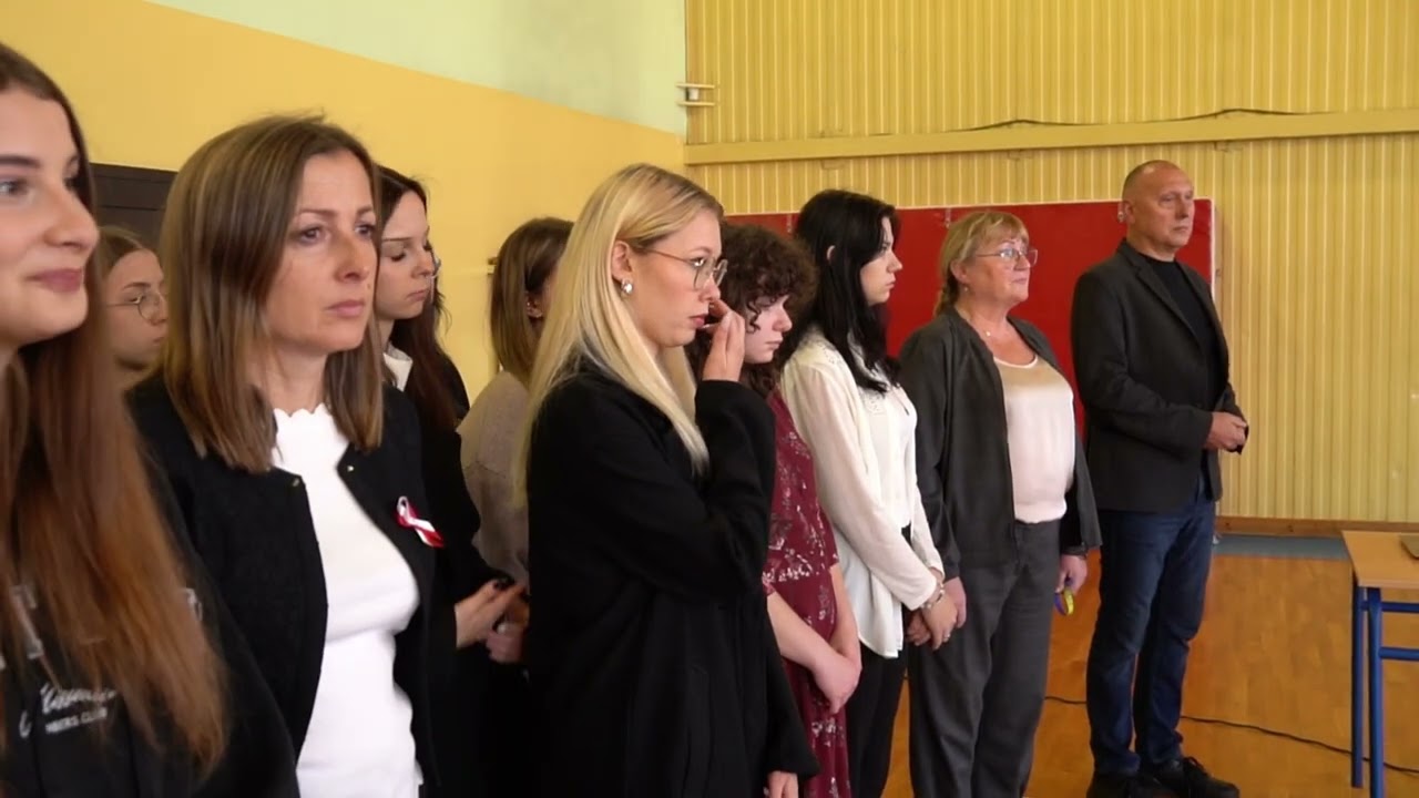 07.11.2025r. ZSTiP Bolesławiec. Odśpiewanie hymnu z okazji 11 listopada