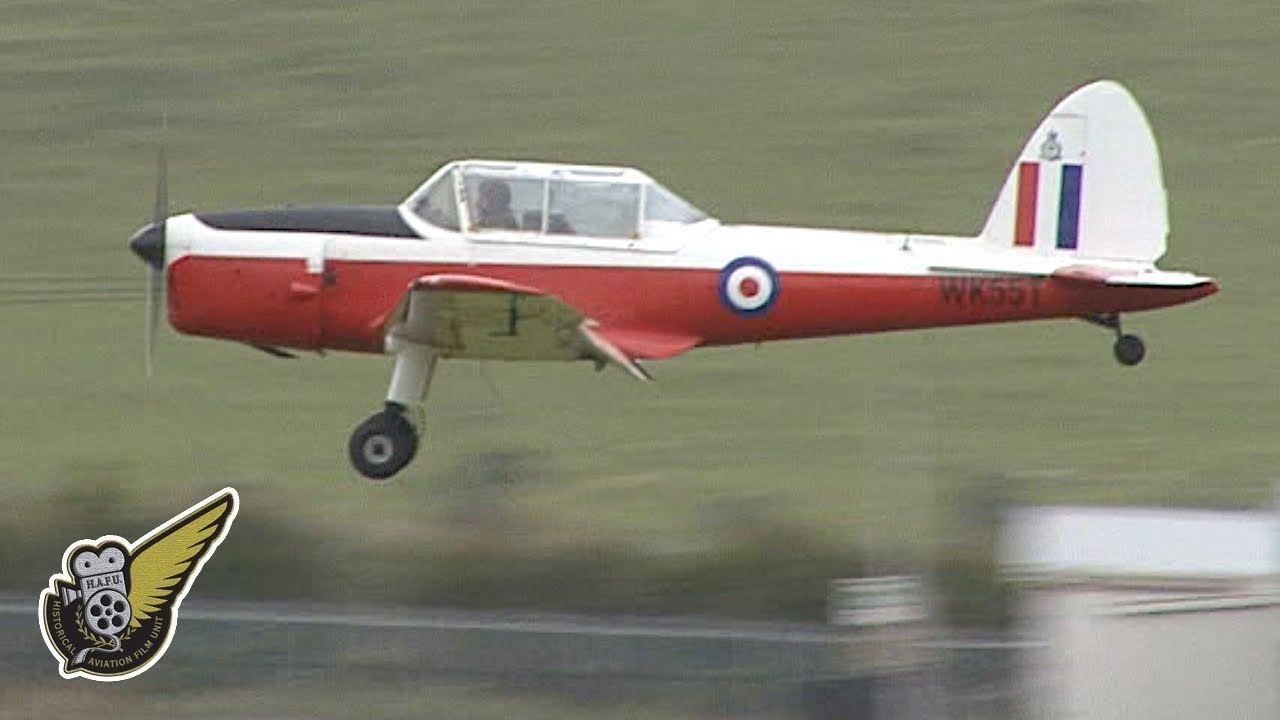 de Havilland Canada DHC-1 Chipmunk aerobatics