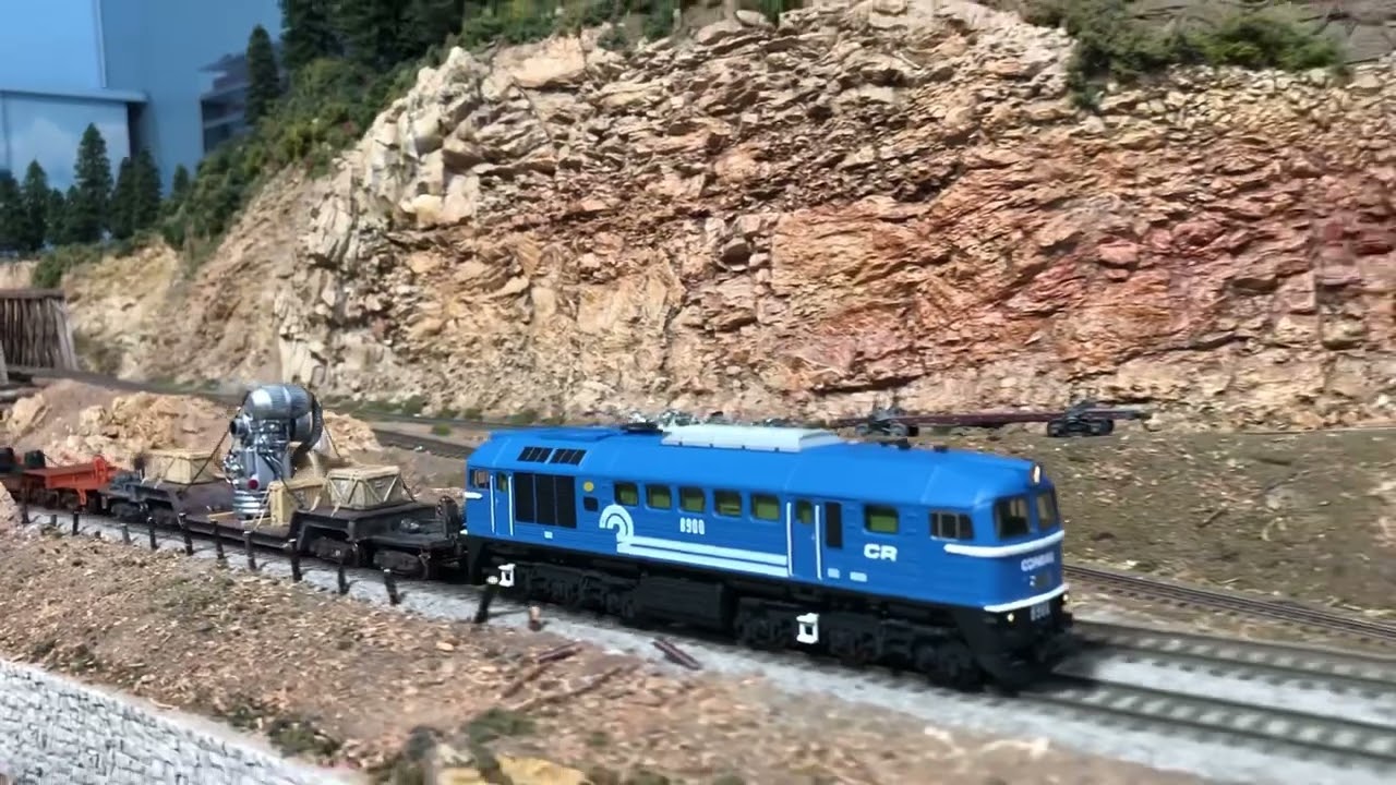 Conrail&rsquo;s Soviet M62 locomotive in action