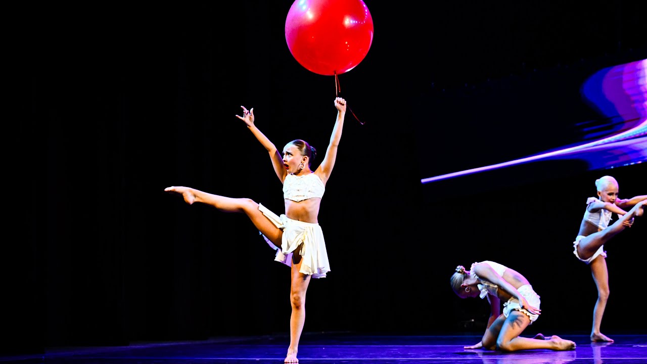 Club Dance Studio - Send In The Clowns