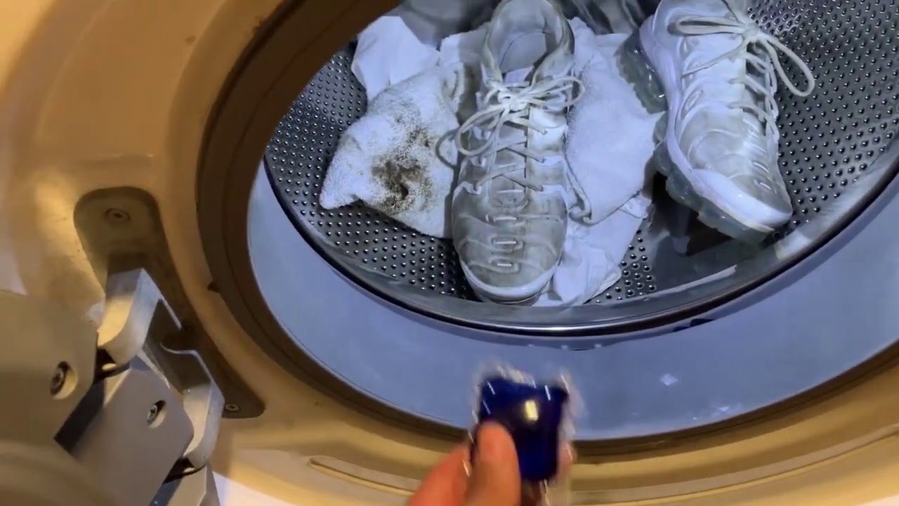 Making Nike Air Vapormax Plus White Again! (CRISPY CLEAN)