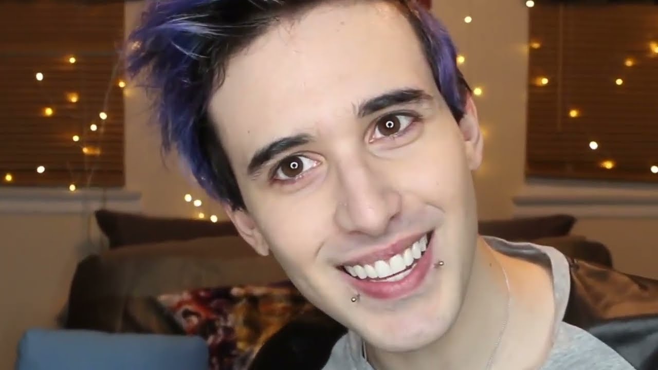 CrankThatFrank: TRY NOT TO CRINGE EMO MUSICAL.LY CHALLENGE #33