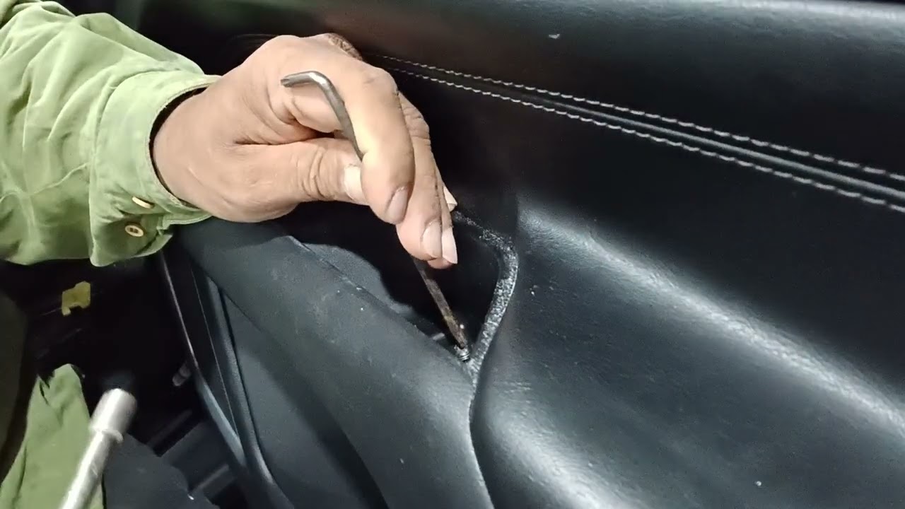 Dica como tirar ou trocar retrovisor do jeep compass sem tira o forro da porta assista o vídeo!