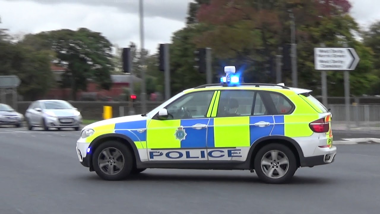 Armed Vehicle Pursuit in Liverpool - Merseyside Police Vehicles Responding