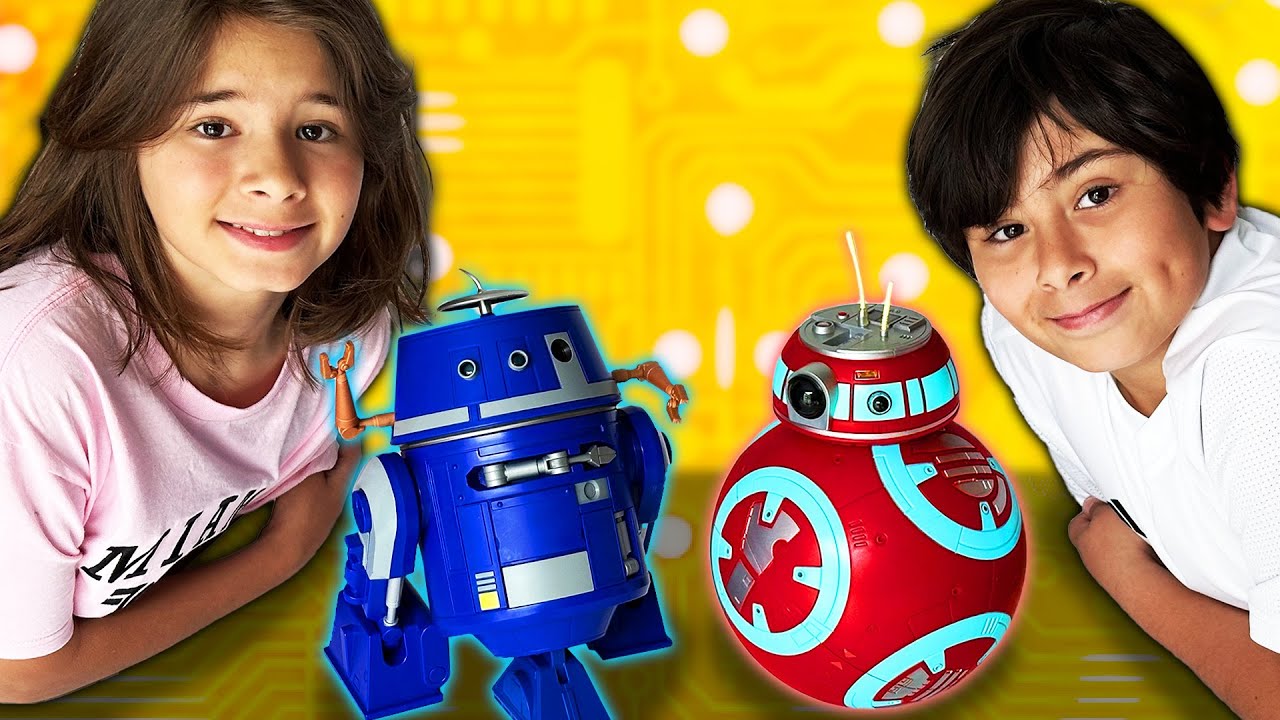 Dani y Evan construyen DROIDES  de STAR WARS en la fabrica de ROBOTS EN DISNEY ORLANDO!!