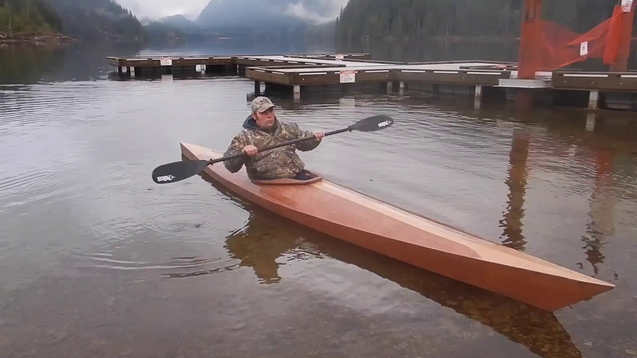 Первый спуск на воду ( самодельный каяк)