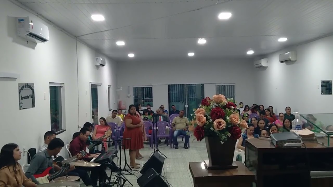 Irmão Francisco Rodrigues louvando o nome do senhor couve