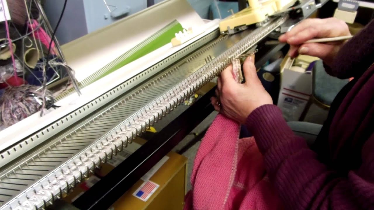 Machine Knitting Experiences: Raised Diagonal Half-Cable Trim (part 2) by Carole Wurst
