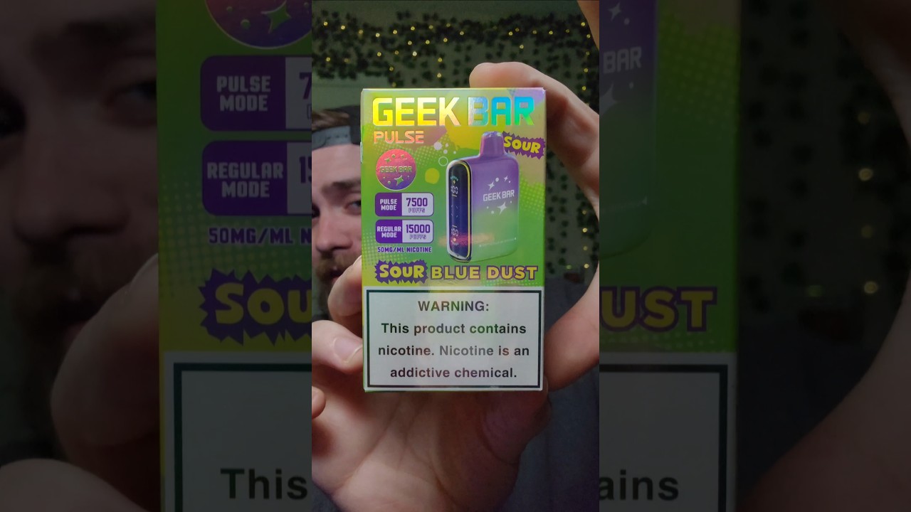GEEK BAR Sour Blue Dust vape😱 #vapefun #unboxing #vape #vapelife #geekfam #vapetricks