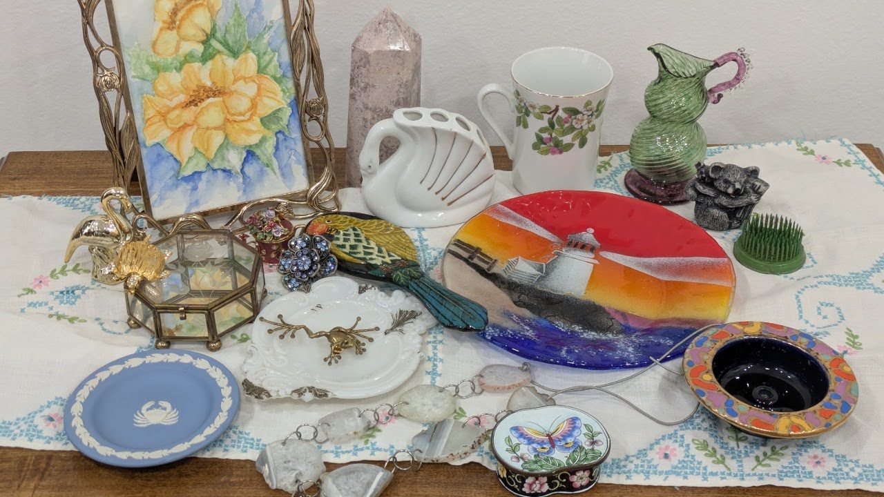 Friday Night (7:30pm) Vintage Live Sale!