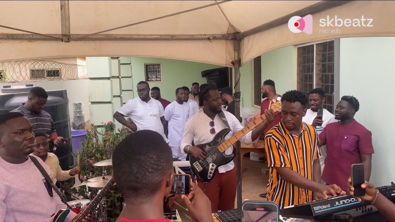 Affreh Junior Surprises his drummer GEORGE at his wedding. Plays the Bass Guitar 🎸 🔥🔥🔥
