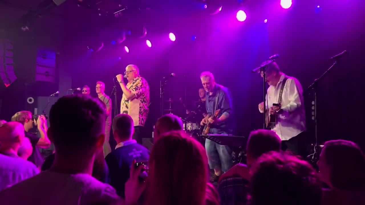 Everly pregnant brothers bullseye