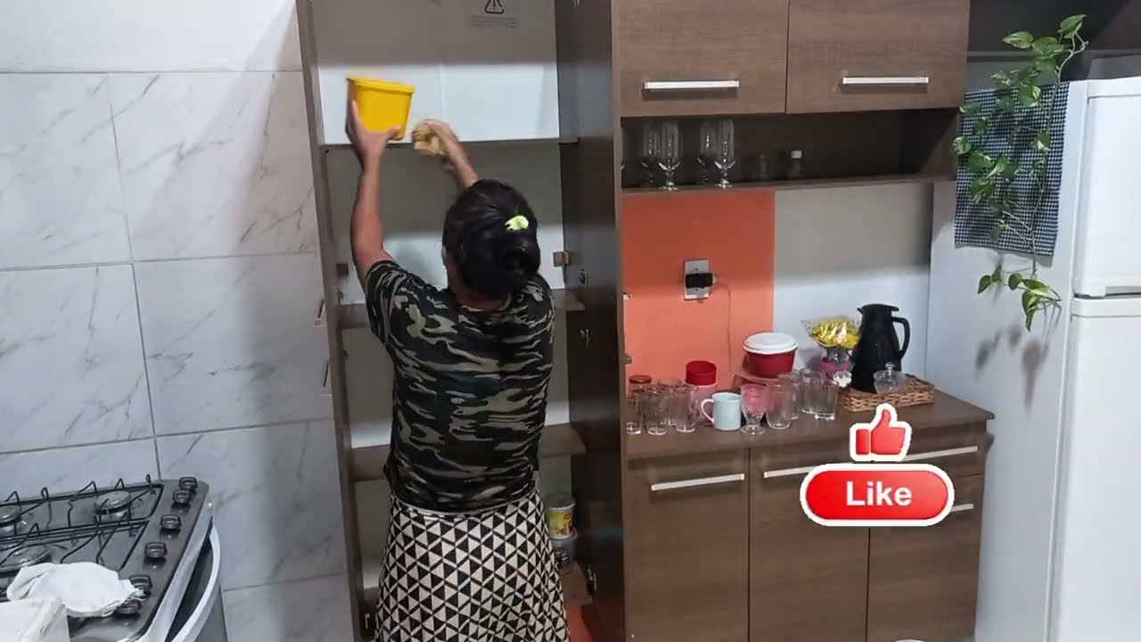 FAXINA PESADA PELA COZINHA/ LAVEI/ ORGANIZEI/ LIMPEI OS ARMÁRIOS 🪣🫧🧹