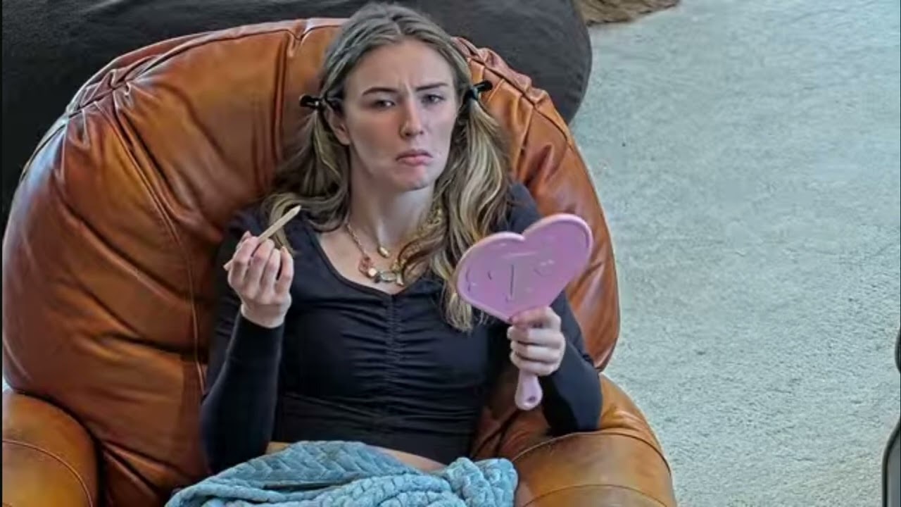 Payton Being Cute in Fishtank Season 3