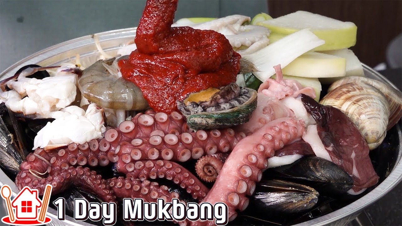Mukbang｜McDonald's 1955 Burger, Dinner: Seafood soup, Grilled mackerel.